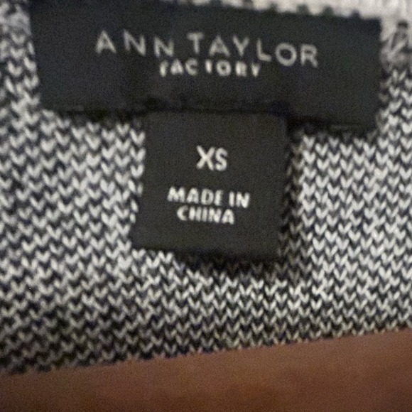 Ann Taylor Outlet Short Sleeve Sweater XS White With Detailing Classic Polished - Picture 5 of 14